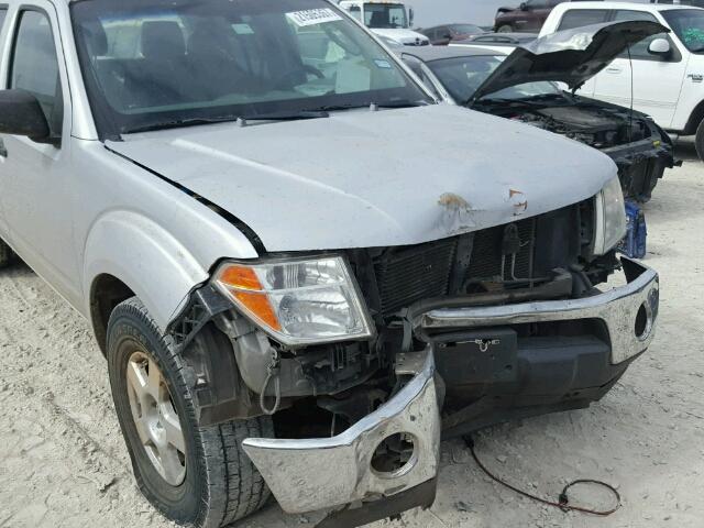 1N6AD07U08C444794 - 2008 NISSAN FRONTIER C SILVER photo 9