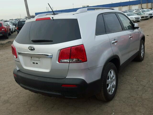 5XYKTDA23DG348236 - 2013 KIA SORENTO LX SILVER photo 4