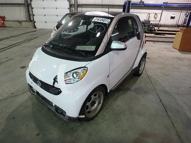 WMEEJ3BA3DK714954 - 2013 SMART FORTWO PUR WHITE photo 2