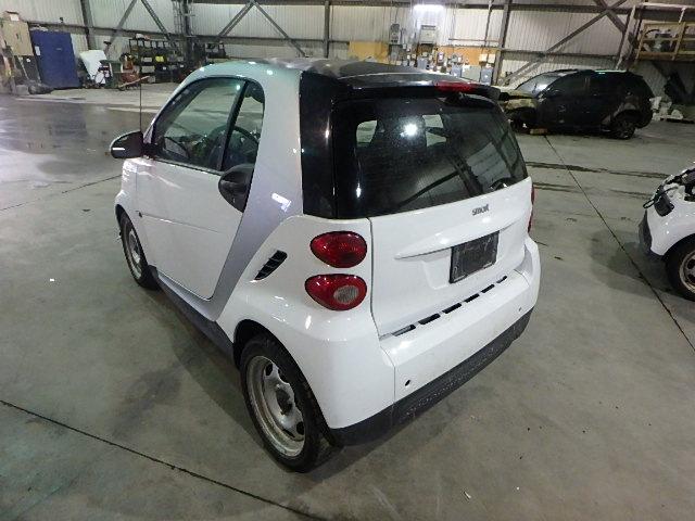 WMEEJ3BA3DK714954 - 2013 SMART FORTWO PUR WHITE photo 3