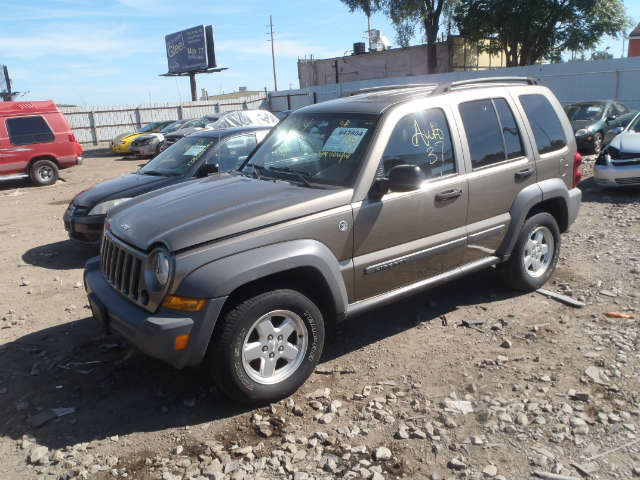 1J4GL48K95W506797 - 2005 JEEP LIBERTY SP TAN photo 3