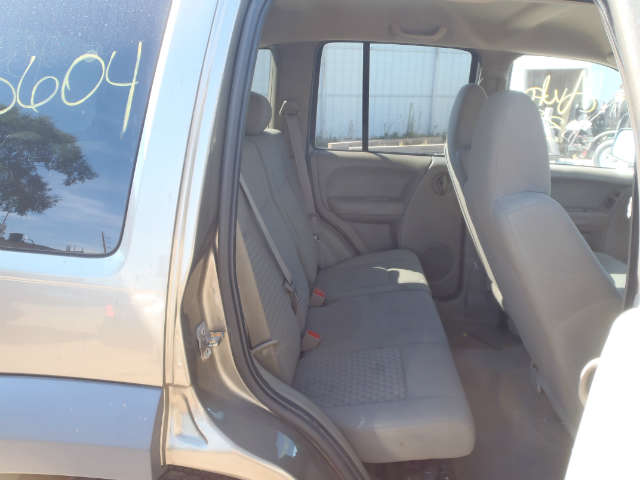 1J4GL48K95W506797 - 2005 JEEP LIBERTY SP TAN photo 8