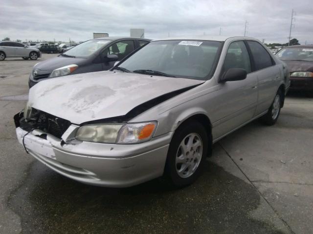 JT2BG22K710563216 - 2001 TOYOTA CAMRY CE/L SILVER photo 2