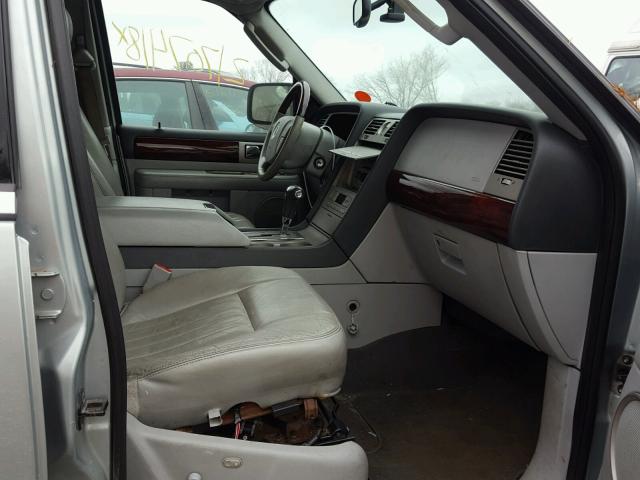 5LMFU28515LJ09883 - 2005 LINCOLN NAVIGATOR TEAL photo 5