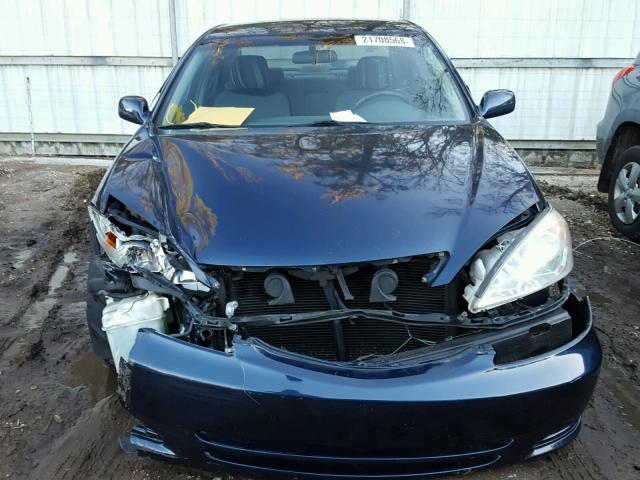 4T1BE32K04U349700 - 2004 TOYOTA CAMRY LE BLUE photo 9