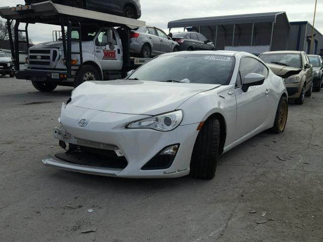 JF1ZNAA19D1706217 - 2013 TOYOTA SCION FR-S WHITE photo 2