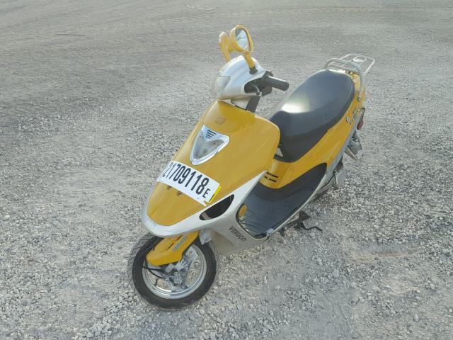 LFETAA18467000824 - 2006 WUXI SCOOTER YELLOW photo 2