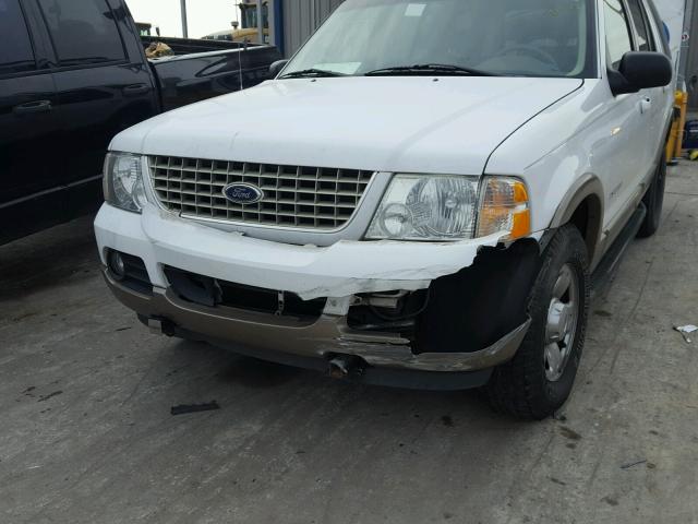 1FMDU74E22UA54105 - 2002 FORD EXPLORER E WHITE photo 9