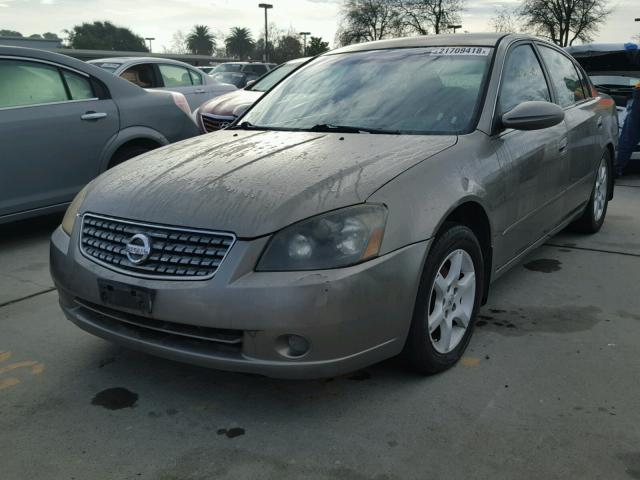 1N4AL11D75N428618 - 2005 NISSAN ALTIMA S GRAY photo 2