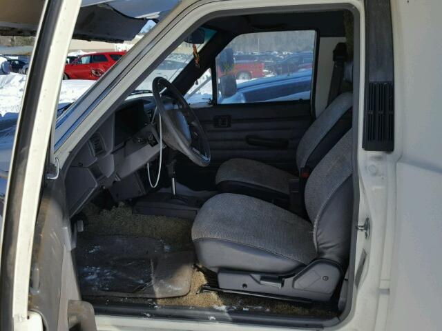 JT5RN75U2J0023158 - 1988 TOYOTA PICKUP CAB WHITE photo 5