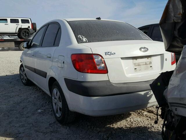 KNADE223996550066 - 2009 KIA RIO BASE WHITE photo 3