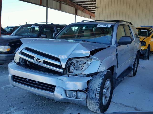 JTEZU14R950062185 - 2005 TOYOTA 4RUNNER SR SILVER photo 2