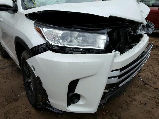 5TDZARFH2JS034283 - 2018 TOYOTA HIGHLANDER WHITE photo 9