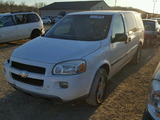 1GNDV23178D100742 - 2008 CHEVROLET UPLANDER L WHITE photo 2