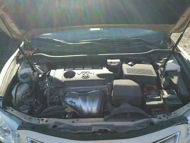 4T4BF3EK0BR114208 - 2011 TOYOTA CAMRY BASE ოქროსფერი ფოტო 7