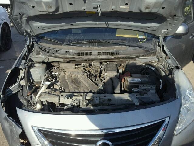 3N1CN7AP0CL808345 - 2012 NISSAN VERSA S GRAY photo 7