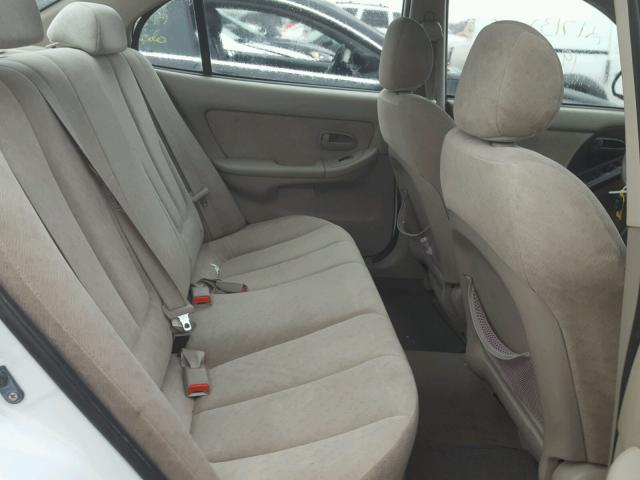 KMHDN46D75U050572 - 2005 HYUNDAI ELANTRA GL WHITE photo 6