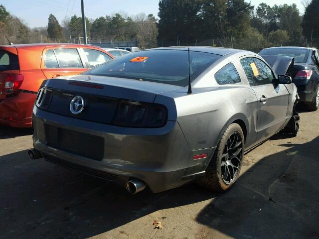 1ZVBP8AM1E5311349 - 2014 FORD MUSTANG GRAY photo 4