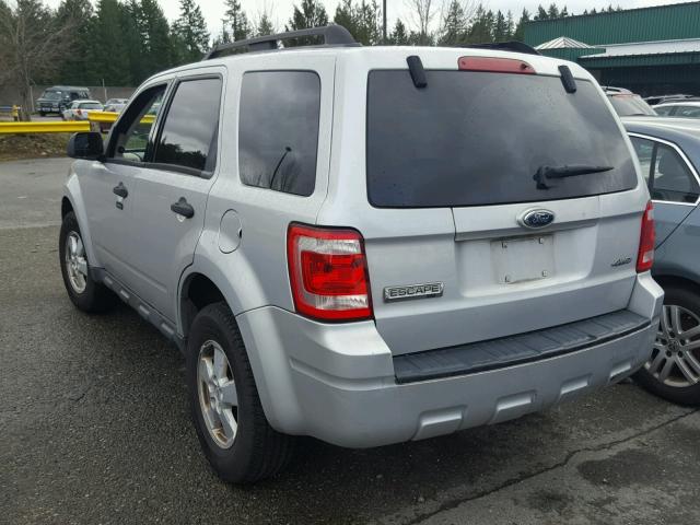 1FMCU93G89KC81640 - 2009 FORD ESCAPE XLT SILVER photo 3