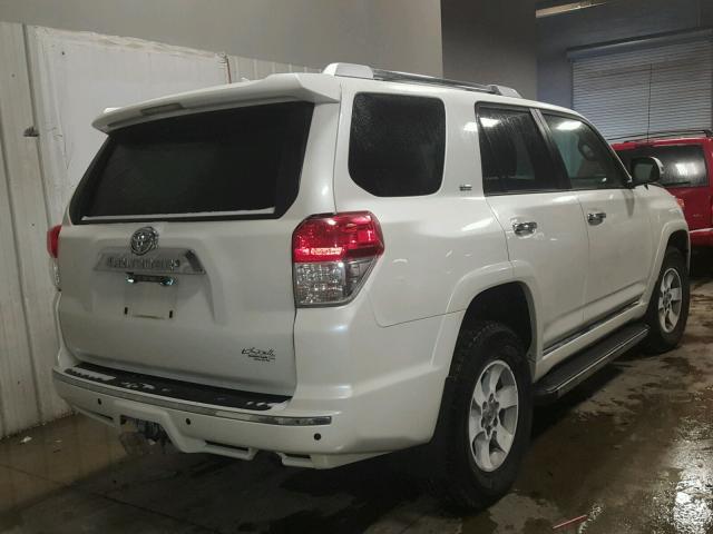 JTEBU5JR4C5083233 - 2012 TOYOTA 4RUNNER SR WHITE photo 4