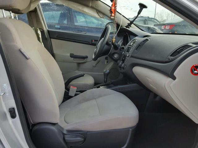 KNAFT4A29A5228525 - 2010 KIA FORTE LX SILVER photo 5