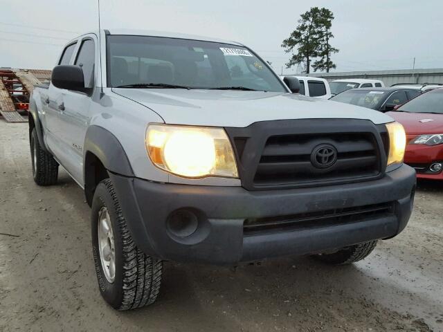 3TMKU72N88M017085 - 2008 TOYOTA TACOMA DOU SILVER photo 1