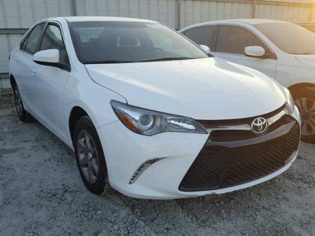 4T1BF1FKXHU411301 - 2017 TOYOTA CAMRY LE WHITE photo 1