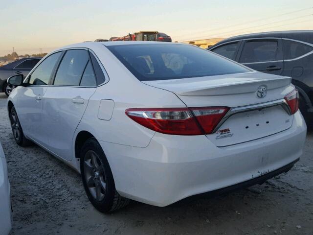 4T1BF1FKXHU411301 - 2017 TOYOTA CAMRY LE WHITE photo 3