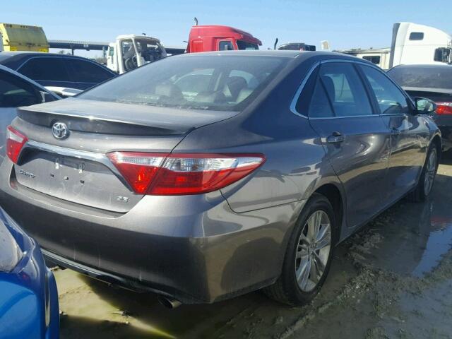 4T1BF1FK0GU574554 - 2016 TOYOTA CAMRY LE 灰色 照片 4