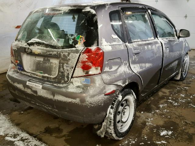 KL1TD66606B542025 - 2006 CHEVROLET AVEO BASE GRAY photo 4