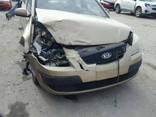 KNADE123486370485 - 2008 KIA RIO BASE GOLD photo 9