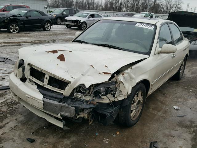 KNAGD126545363829 - 2004 KIA OPTIMA LX WHITE photo 2