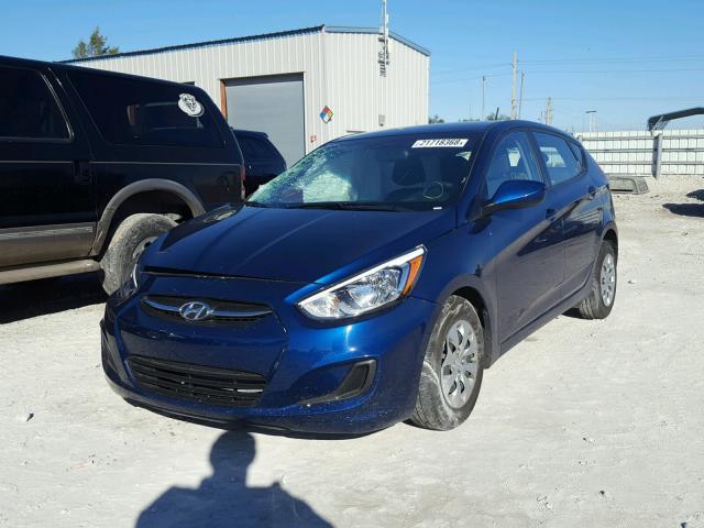 KMHCT5AEXHU336654 - 2017 HYUNDAI ACCENT SE BLUE photo 2