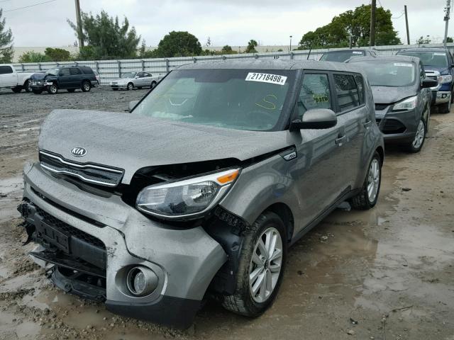 KNDJP3A56H7419632 - 2017 KIA SOUL + GRAY photo 2