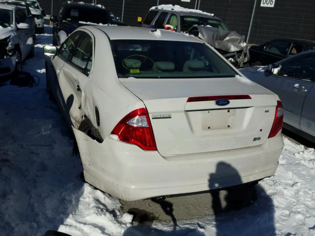 3FAHP0HG9AR356356 - 2010 FORD FUSION SE WHITE photo 3