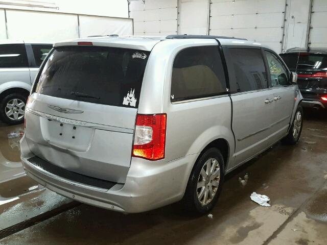 2A4RR8DGXBR801170 - 2011 CHRYSLER TOWN & COU SILVER photo 4