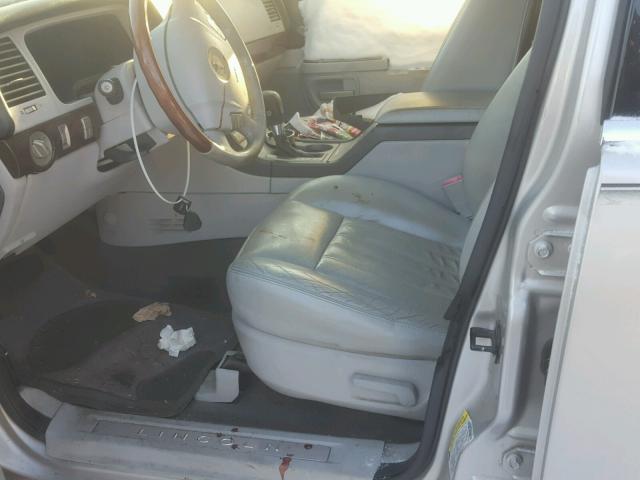 5LMEU88H35ZJ35150 - 2005 LINCOLN AVIATOR 白色 照片 5