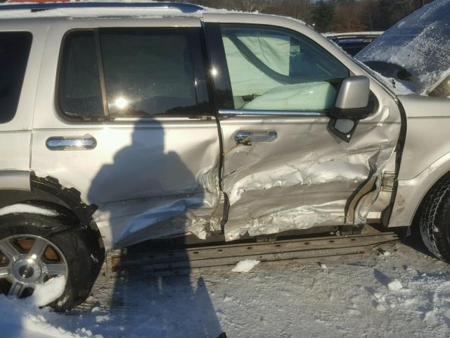 5LMEU88H35ZJ35150 - 2005 LINCOLN AVIATOR WHITE photo 9