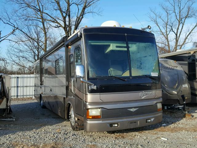 4UZAAHDC04CN28190 - 2004 FREIGHTLINER CHASSIS X TAN photo 1