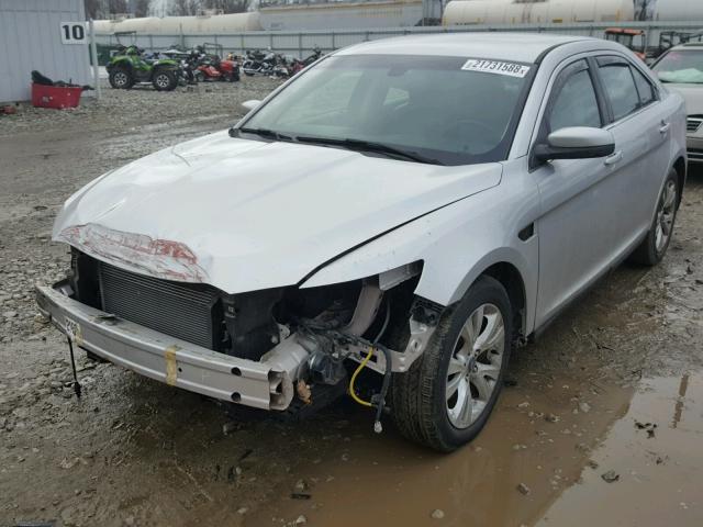 1FAHP2EW3AG102558 - 2010 FORD TAURUS SEL SILVER photo 2