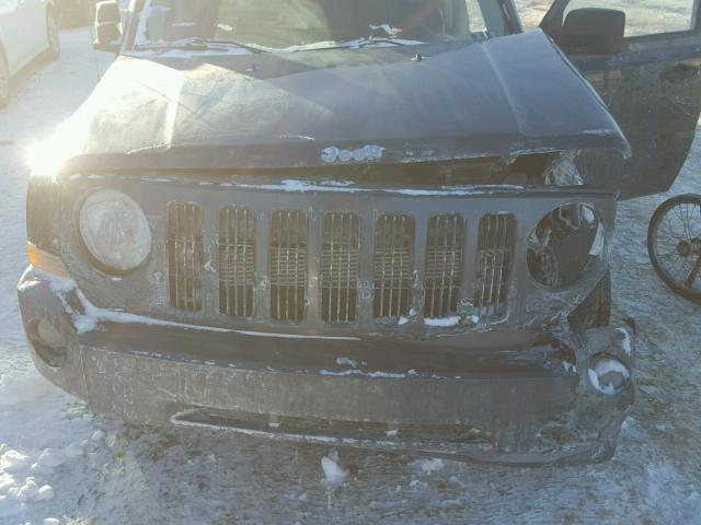 1J8FF28W17D355932 - 2007 JEEP PATRIOT SP GRAY photo 7