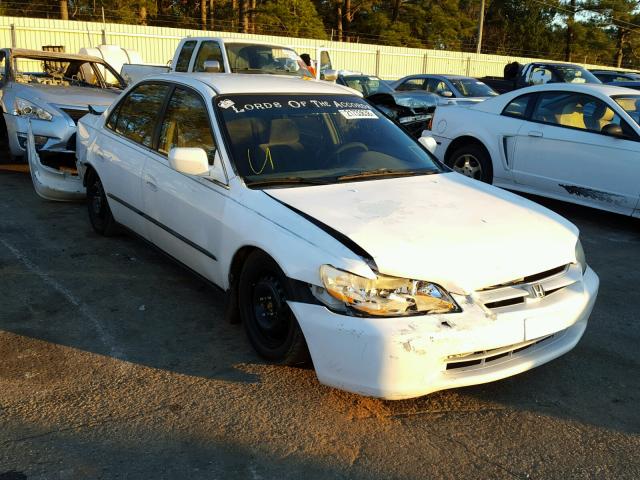 1HGCG5641XA151368 - 1999 HONDA ACCORD LX WHITE photo 1