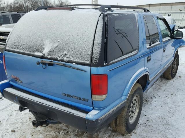 1GNDT13WXVK181612 - 1997 CHEVROLET BLAZER BLUE photo 4