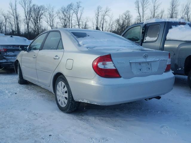 4T1BE32K32U067418 - 2002 TOYOTA CAMRY LE SILVER photo 3