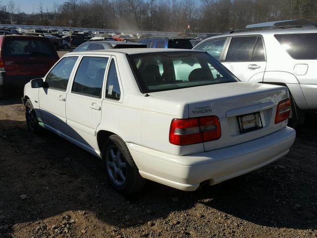 YV1LS5581W2490538 - 1998 VOLVO S70 WHITE photo 3