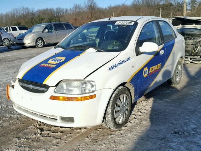 KL1TD56626B512969 - 2006 CHEVROLET AVEO BASE WHITE photo 2