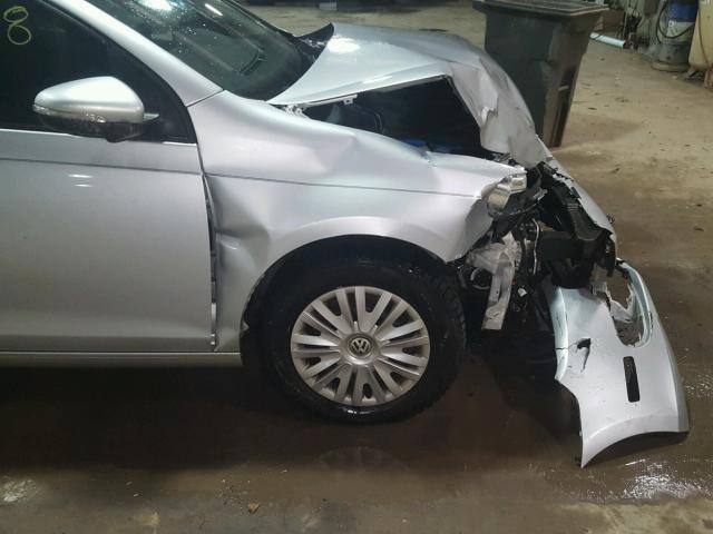 WVWDB7AJ8AW404612 - 2010 VOLKSWAGEN GOLF 银色 照片 9