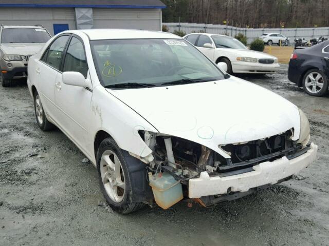 4T1BE32K52U102475 - 2002 TOYOTA CAMRY LE WHITE photo 1