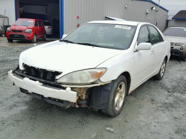 4T1BE32K52U102475 - 2002 TOYOTA CAMRY LE WHITE photo 2