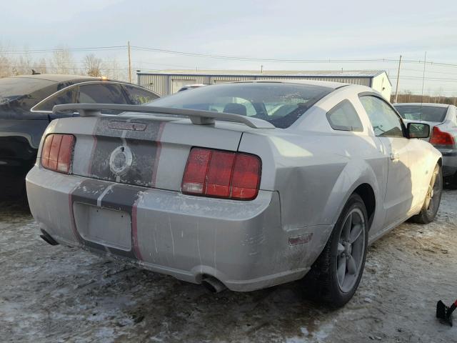 1ZVHT82H465199588 - 2006 FORD MUSTANG GT SILVER photo 4